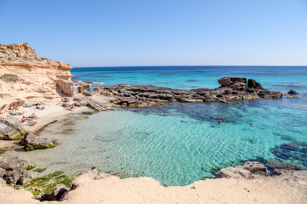 Il fascino delle calette nascoste di Formentera